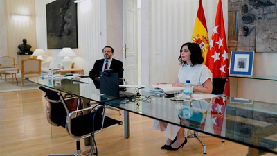 Ayuso pide ante Von der Layen un criterio común para la protección en aeropuertos