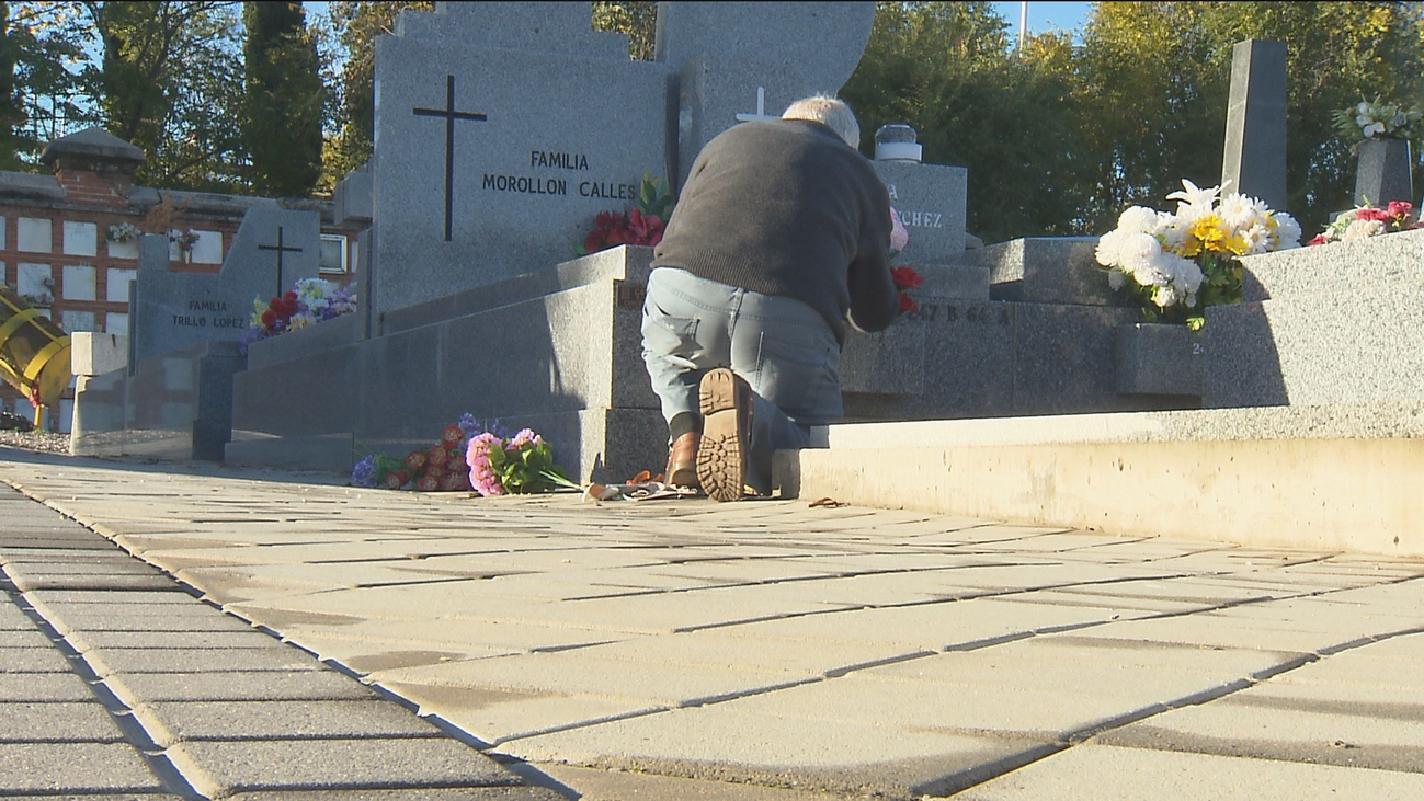 El cementerio de la Almudena se podrá visitar en Todos los Santos pese a estar en zona de restricciones