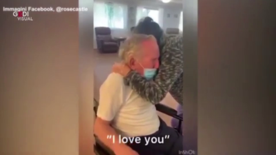 El emotivo reencuentro de una pareja tras siete meses separados por la pandemia