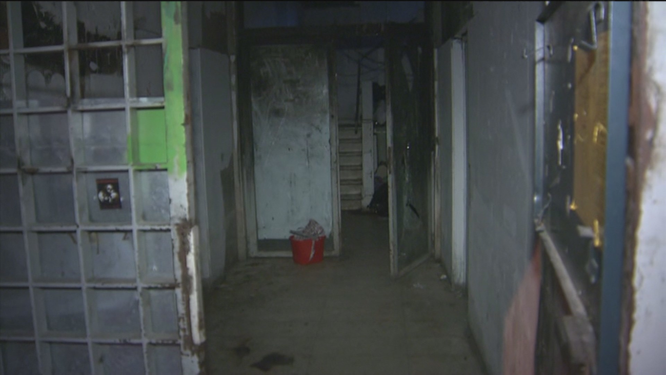 Miedo en Carabanchel por otro edificio 'okupa' convertido en punto de venta de drogas