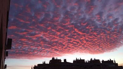 El espectacular amanecer de colores de este martes 27 de octubre en Madrid