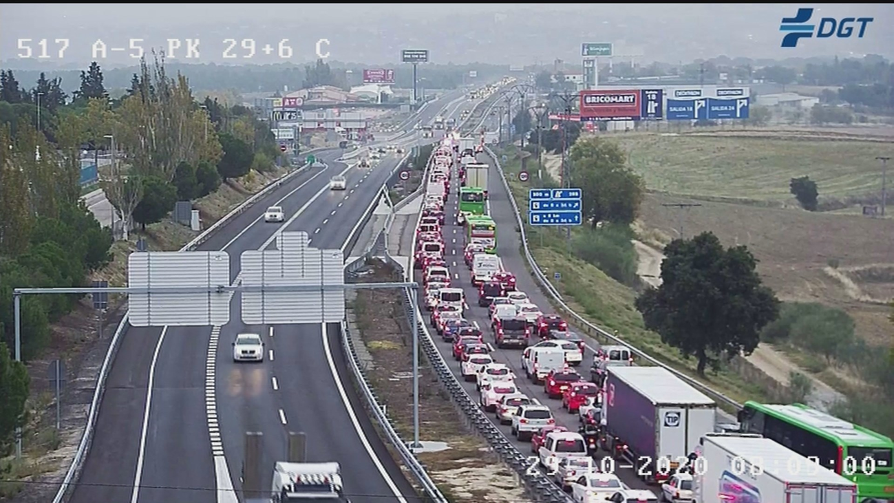 Un accidente en la A-5 en Navalcarnero provoca largas retenciones en la entrada a Madrid