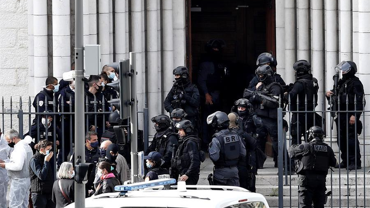 El terrorismo vuelve a atacar a Francia con tres muertos en una iglesia de Niza