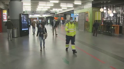 Escasa afluencia de viajeros en Atocha y más controles policiales