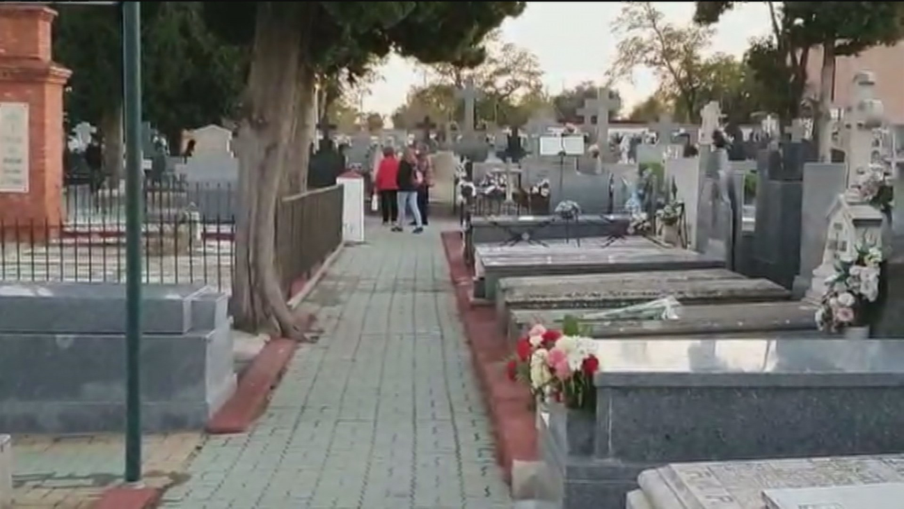 Los madrileños adelantan sus visitas al cementerio de la Almudena