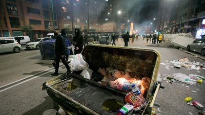 Graves disturbios en Burgos con más de cien contenedores quemados
