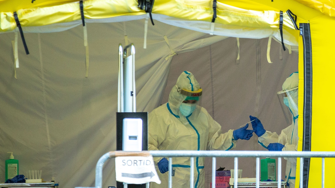 Cataluña estima que en 15 días se doblarán los ingresados en UCI