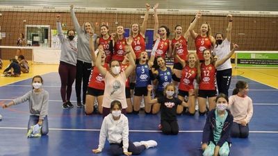 Feel Volley Alcobendas da la gran sorpresa ante el líder de la Superliga Femenina