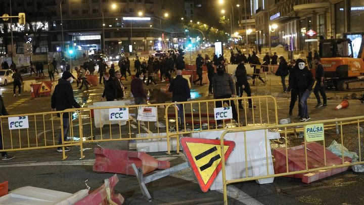 Segunda noche con protestas violentas en ciudades de España ante las restricciones