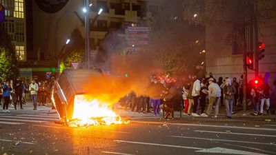 Siete policías heridos y seis detenciones en los disturbios en Logroño