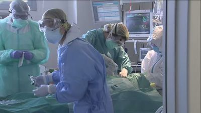 Sanidad notifica 55.019 casos de Covid-19 este fin de semana y 379 muertes más