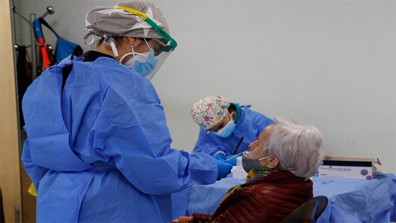 Sanidad notifica 18.669 nuevos casos  y 238 muertes más desde ayer en España