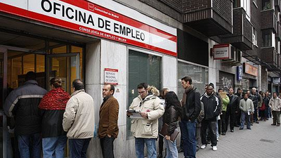 El Gobierno aprueba un subsidio de 430 euros para desempleados que hayan agotado su prestación