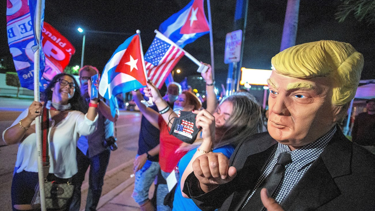 Trump se autoproclama ganador pese a que la presidencia sigue en el aire pendiente del voto por correo