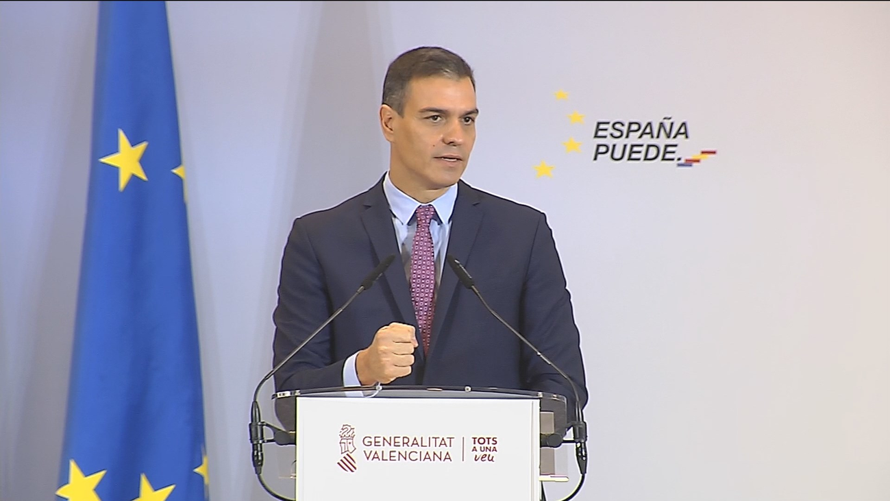 Sánchez augura que las campañas de vacunación "podrían estar" en seis meses