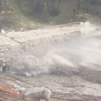 El momento de la voladura de la presa de Cenicientos