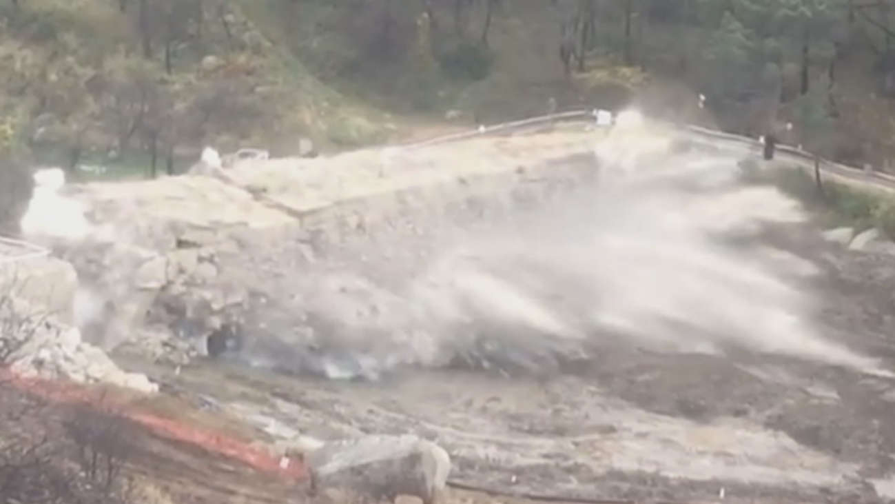 El momento de la voladura de la presa de Cenicientos