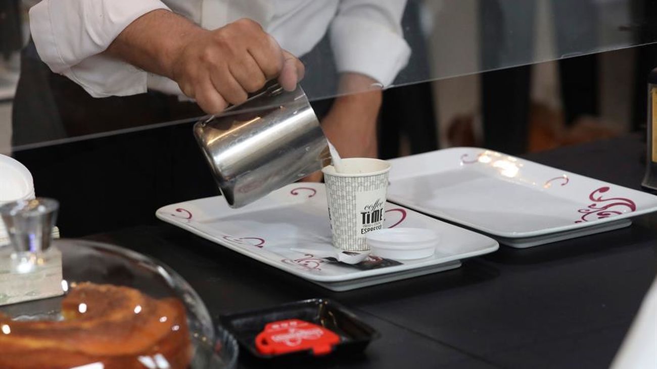 Madrid no se plantea cerrar bares, pero sí medidas de ventilación "de carácter obligatorio"