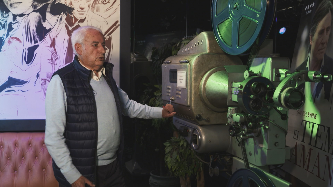 "Pequeño cine estudio", la sala en versión original más antigua de España