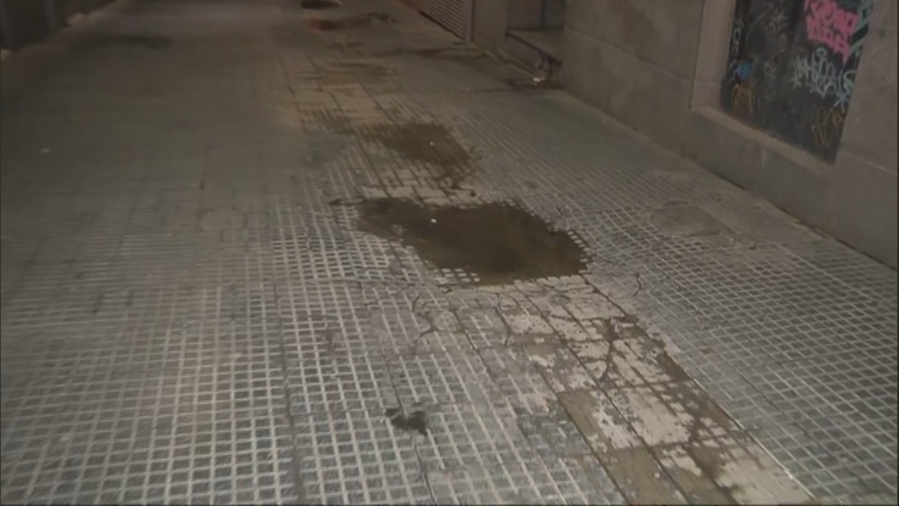 Pésimo estado de la calle Paz, en las cercanías de la Puerta del Sol