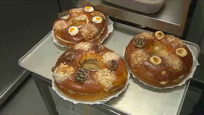 La corona de la Almudena cumple 42 años regalando sabor y dulzor a los más golosos