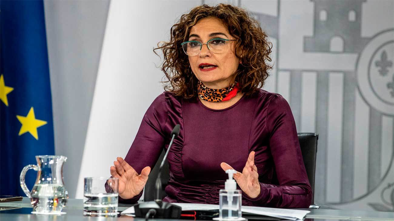 Montero pide  reconsiderar las enmiendas a la totalidad a unos Presupuestos "imprescindibles"