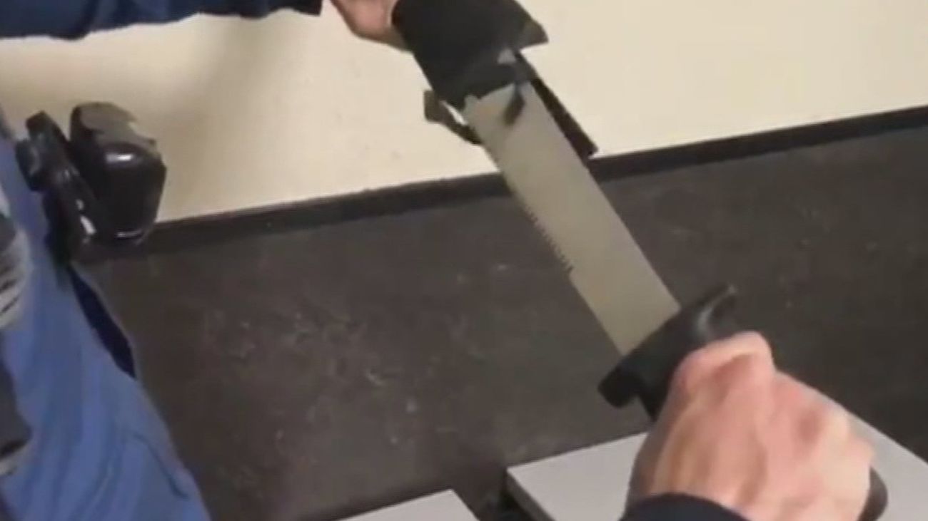 Bandas latinas: Interior revisará la regulación de la venta de armas blancas tras los sucesos de Madrid