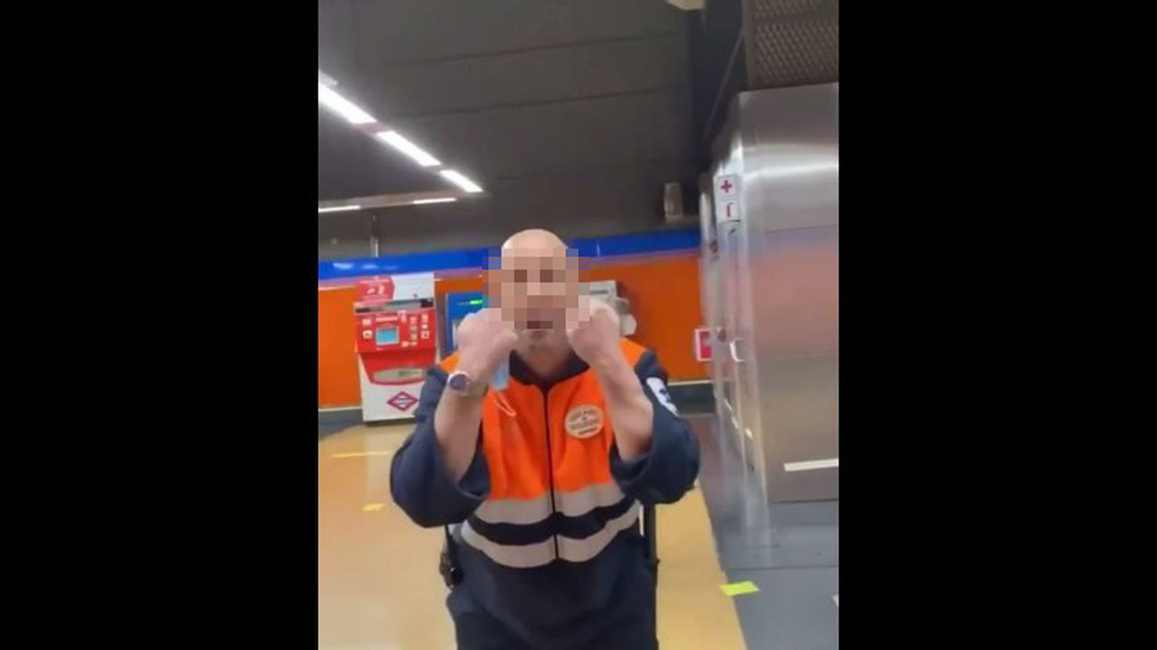 Vigilante de Metro de Madrid, investigado por una bronca con un joven por el uso de la mascarilla