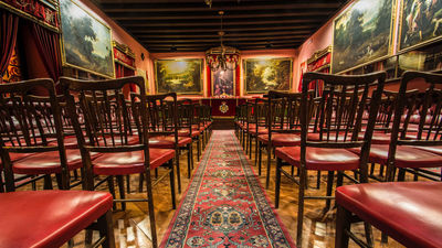 Internet y Whatsapp para una institución creada por Carlos III, ahora con una mujer a los mandos