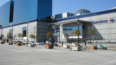 A juicio por delito de odio dos vigilantes que echaron a dos gays de un centro comercial de Fuenlabrada