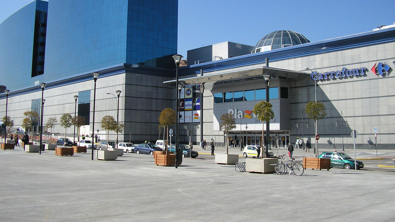 A juicio por delito de odio 2 vigilantes que echaron a dos gays de comercio