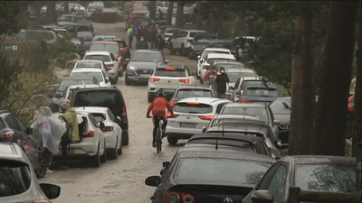Masificación de los pueblos de la Sierra de Madrid durante el fin de semana