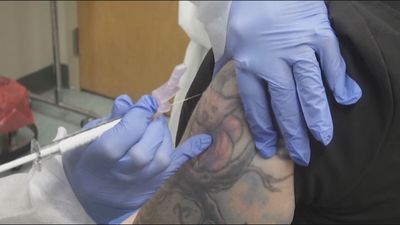 La farmacéutica Moderna anuncia que su vacuna tiene una efectividad de casi el 95 por ciento