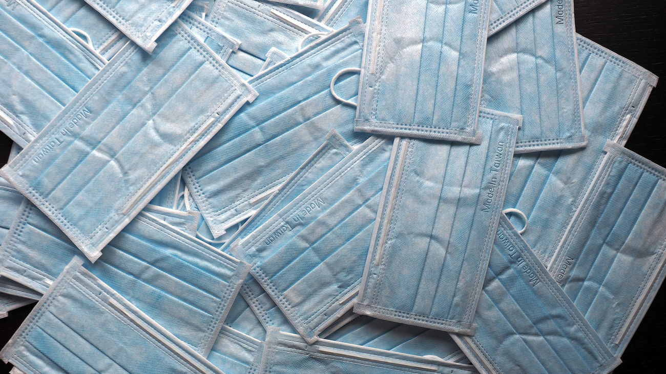 Alberto Garzón: "Vamos a seguir bajando el precio de las mascarillas en la medida que podamos"