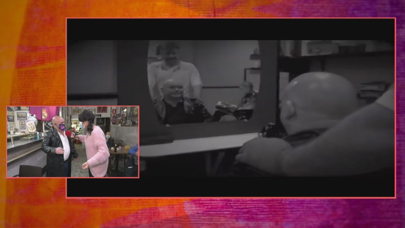 El ‘calvo de la lotería’ impulsa el comercio local de Entrevías: “¡Que la suerte te acompañe!”