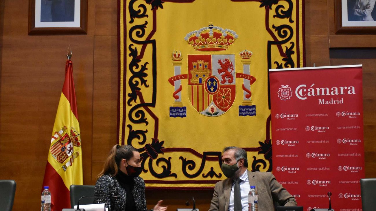 La alcaldesa, Ana Millán y el presidente de la Cámara de Comercio de Madrid, Ángel Asensio
