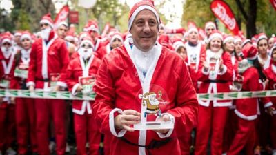 La tradicional carrera madrileña de Papá Noel, virtual y a beneficio de Cruz Roja