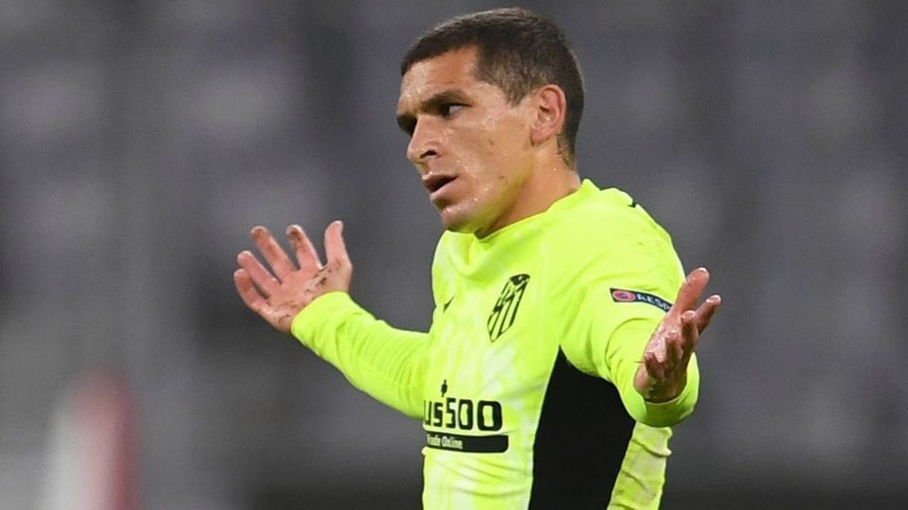 Torreira, positivo por covid-19, otra baja del Atlético contra el Barça