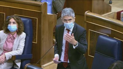 PP, Cs y Coalición Canaria piden la dimisión de Marlaska por la crisis de inmigrantes de Arguineguín