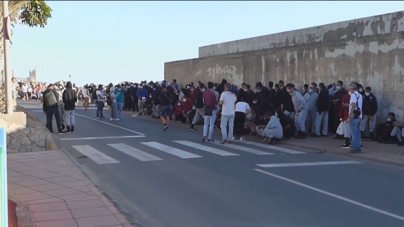Más de 2.300 migrantes continúan en el Muelle de Arguineguín (Gran Canaria)