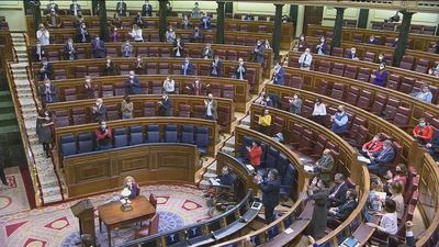 Sale adelante la 'Ley Celaá' en el Congreso entre el rechazo y gritos de "¡libertad!" por un lado y aplausos por otro