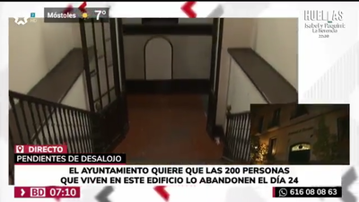 Pendientes del desahucio de un deteriorado palacete en la calle Luna con más de 200 vecinos