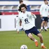 Cucurella: "Luis Enrique es muy cercano, todo el día de buen humor"