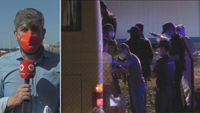 Nuevo traslado de inmigrantes en Canarias, aunque más de mil siguen esperando en el puerto de Arguineguín