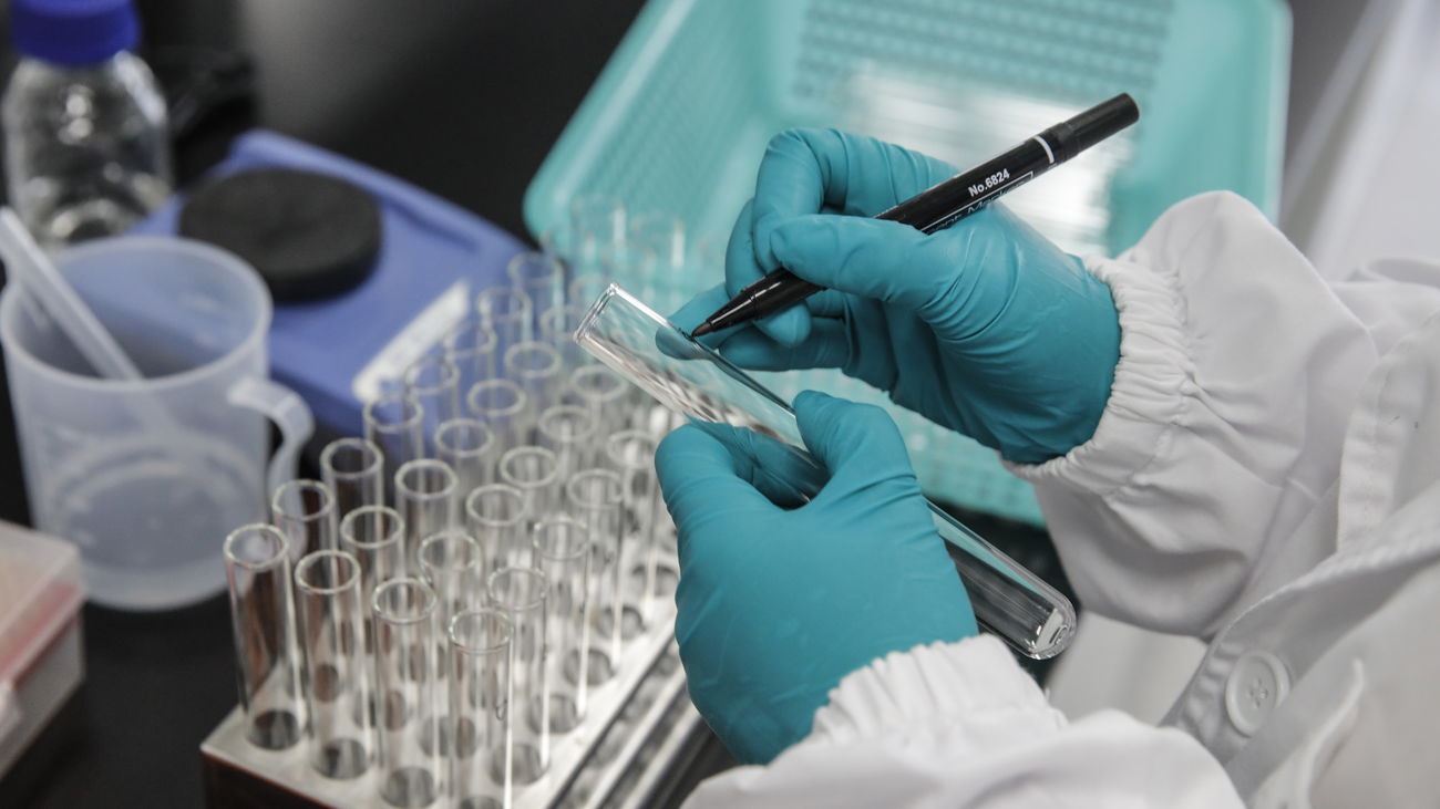 López Acuña: "En situaciones de pandemia la ley permite una vacunación obligatoria"