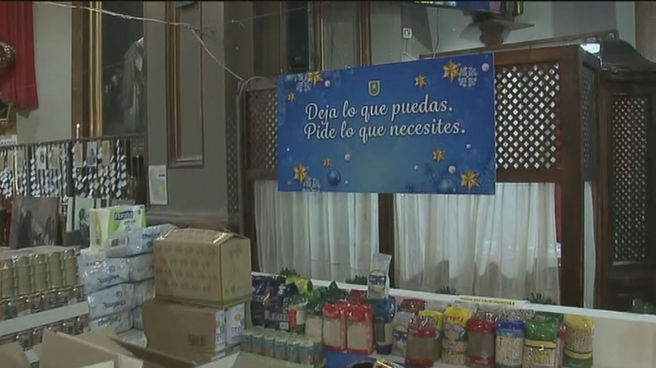La Iglesia de San Antón recibe una donación de 2.000 kilos de comida para el Banco de Alimentos