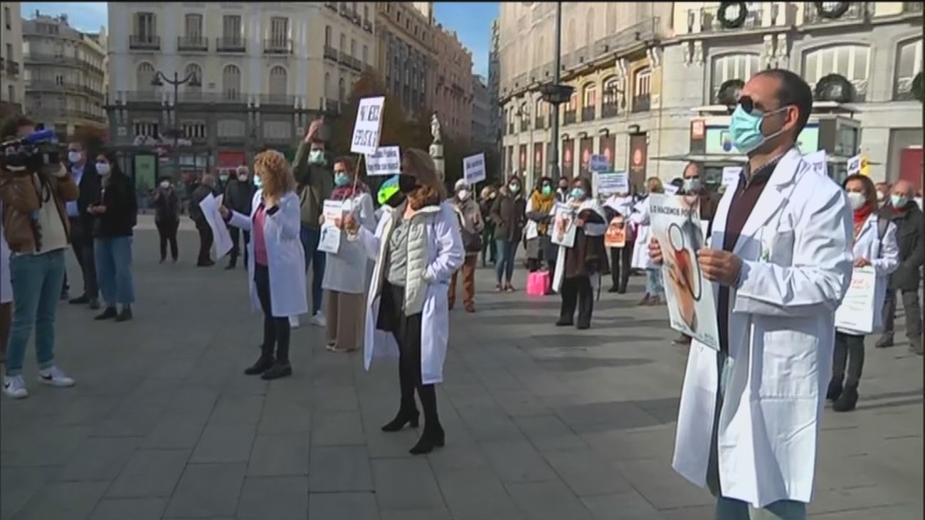 Denuncian en Sol el "maltrato médico" de la Comunidad de Madrid y del Ministerio de Sanidad