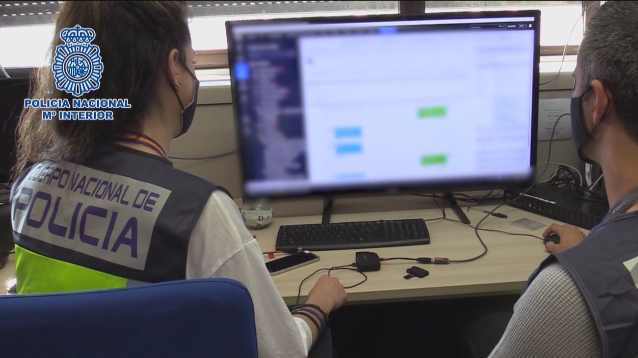 La Policía encontró a la adolescente de 17 años narcotizada en la cama