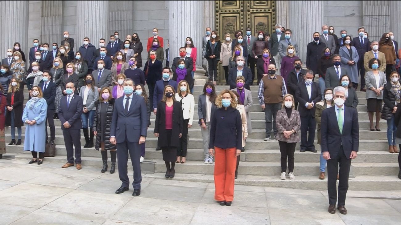 Minuto de silencio en el Congreso por las víctimas de violencia de género