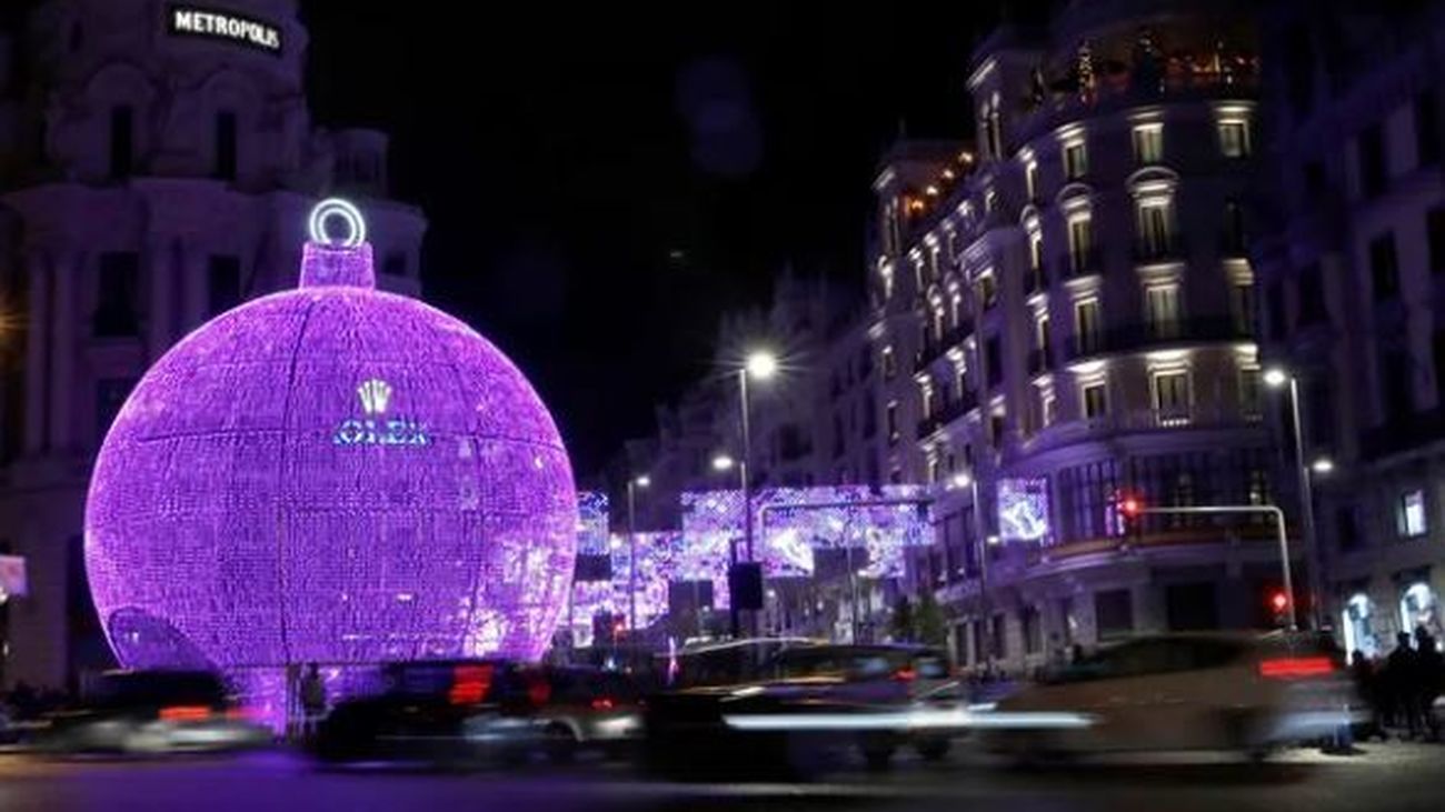 Vuelve el 'taxiluz' para que los mayores disfruten de la iluminación navideña